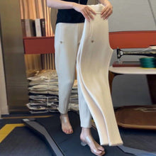 Laden Sie das Bild in den Galerie-Viewer, Lässige Haremshose mit hoher Taille