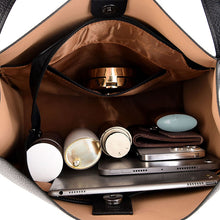 Laden Sie das Bild in den Galerie-Viewer, Crossbody-Tasche aus Leder mit großem Fassungsvermögen