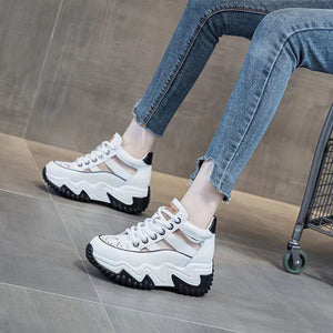 Passende, hohle High-Top-Schuhe mit dicker Sohle