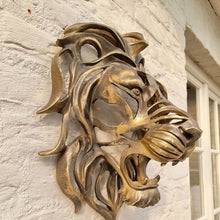 Laden Sie das Bild in den Galerie-Viewer, Löwenkopf-Wandkunst