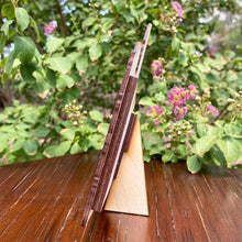 Laden Sie das Bild in den Galerie-Viewer, Spoof Fotorahmen aus Holz