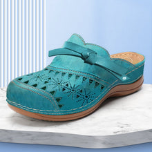 Laden Sie das Bild in den Galerie-Viewer, Ausgehöhlte Hausschuhe mit Schleife