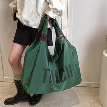 Laden Sie das Bild in den Galerie-Viewer, Bedruckte Umhängetaschen