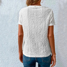 Laden Sie das Bild in den Galerie-Viewer, T-Shirt mit Rundhalsausschnitt und kurzen Ärmeln