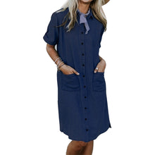 Laden Sie das Bild in den Galerie-Viewer, Jeanskleid mit Tasche