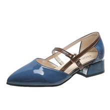Laden Sie das Bild in den Galerie-Viewer, Sandalen mit spitzer Zehenpartie und niedrigem Absatz