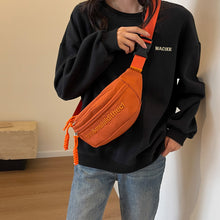 Laden Sie das Bild in den Galerie-Viewer, Mode Stickerei Brief Brust Tasche