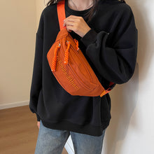 Laden Sie das Bild in den Galerie-Viewer, Mode Stickerei Brief Brust Tasche
