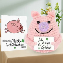 Laden Sie das Bild in den Galerie-Viewer, Rosa gestrickte Schweinchenpuppe