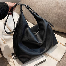 Laden Sie das Bild in den Galerie-Viewer, Tote Tasche aus weichem Veganleder für Frauen