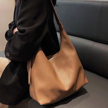 Laden Sie das Bild in den Galerie-Viewer, Tote Tasche aus weichem Veganleder für Frauen