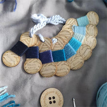 Laden Sie das Bild in den Galerie-Viewer, Weihnachten Blanko-Garnstifte