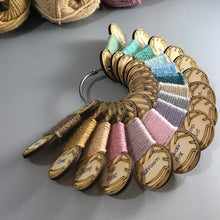 Laden Sie das Bild in den Galerie-Viewer, Weihnachten Blanko-Garnstifte