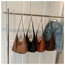 Laden Sie das Bild in den Galerie-Viewer, Tote Tasche aus weichem Veganleder für Frauen