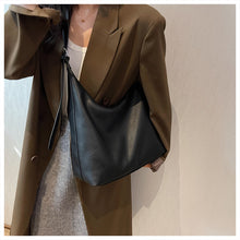 Laden Sie das Bild in den Galerie-Viewer, Tote Tasche aus weichem Veganleder für Frauen