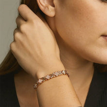 Laden Sie das Bild in den Galerie-Viewer, Elegantes Blumenarmband aus Kupfer