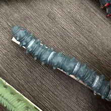 Laden Sie das Bild in den Galerie-Viewer, Handbemalte Raupen-Haarspange