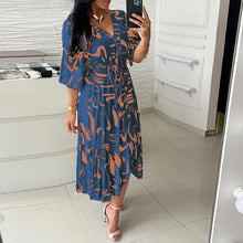 Laden Sie das Bild in den Galerie-Viewer, Kleid mit V-Ausschnitt und Tintendruck