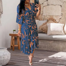 Laden Sie das Bild in den Galerie-Viewer, Kleid mit V-Ausschnitt und Tintendruck