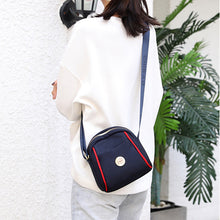 Laden Sie das Bild in den Galerie-Viewer, Shoulder small capacity shell bag