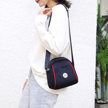 Laden Sie das Bild in den Galerie-Viewer, Shoulder small capacity shell bag