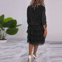 Laden Sie das Bild in den Galerie-Viewer, Elegantes Lagenkleid mit Polka Dot-Print