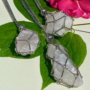 Halskette mit Kristallstein-Halter