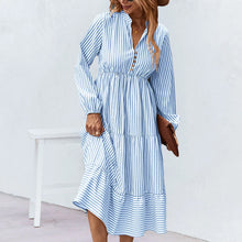 Laden Sie das Bild in den Galerie-Viewer, Langärmeliges Kleid mit Streifendruck