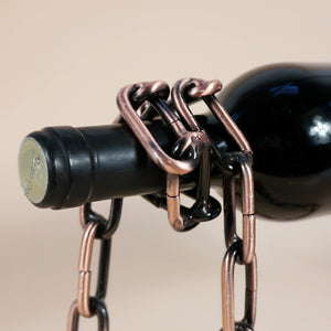 Hängendes Weinregal mit Kette
