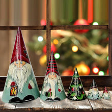 Laden Sie das Bild in den Galerie-Viewer, Gnom Ornament aus Holz