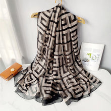 Laden Sie das Bild in den Galerie-Viewer, Sommer-Sonnen-Schal für Frauen