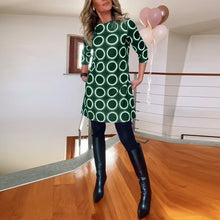 Laden Sie das Bild in den Galerie-Viewer, Lässiges Kleid mit Rundhalsausschnitt und Kreis-Print