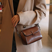 Laden Sie das Bild in den Galerie-Viewer, Mode Leder Handytasche