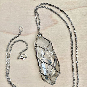 Halskette mit Kristallstein-Halter