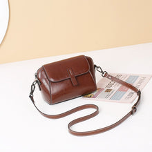 Laden Sie das Bild in den Galerie-Viewer, Mode Leder Handytasche