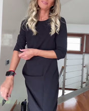 Laden Sie das Bild in den Galerie-Viewer, Elegantes, einfarbiges, plissiertes Kleid mit Rundhalsausschnitt