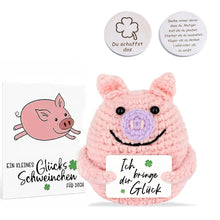 Laden Sie das Bild in den Galerie-Viewer, Rosa gestrickte Schweinchenpuppe