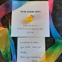 Laden Sie das Bild in den Galerie-Viewer, Gelbe Mini-Ente Dekoration