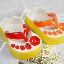 Laden Sie das Bild in den Galerie-Viewer, Lustiger Pantoffel-Aschenbecher aus Keramik