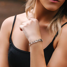 Laden Sie das Bild in den Galerie-Viewer, Elegantes Blumenarmband aus Kupfer