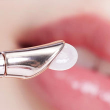 Laden Sie das Bild in den Galerie-Viewer, Brightening Moisturizing Lippenbalsam-Essenz
