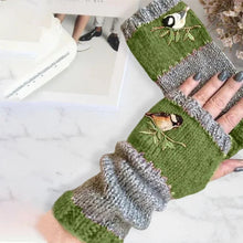 Laden Sie das Bild in den Galerie-Viewer, Bestickte Warme Patchwork-Handschuhe