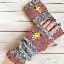 Laden Sie das Bild in den Galerie-Viewer, Bestickte Warme Patchwork-Handschuhe