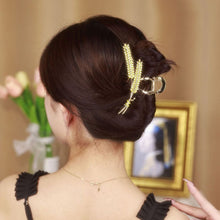 Laden Sie das Bild in den Galerie-Viewer, Metall-Haarspange in Form eines Weizenohrs