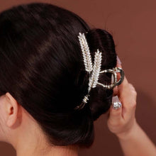 Laden Sie das Bild in den Galerie-Viewer, Metall-Haarspange in Form eines Weizenohrs