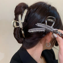 Laden Sie das Bild in den Galerie-Viewer, Metall-Haarspange in Form eines Weizenohrs