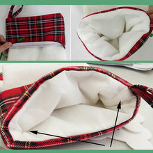 Laden Sie das Bild in den Galerie-Viewer, Weihnachtsstrümpfe in Pfötchenform