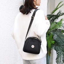 Laden Sie das Bild in den Galerie-Viewer, Shoulder small capacity shell bag