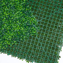 Laden Sie das Bild in den Galerie-Viewer, Simulierter Rasen aus Kunststoff