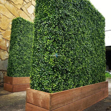 Laden Sie das Bild in den Galerie-Viewer, Simulierter Rasen aus Kunststoff